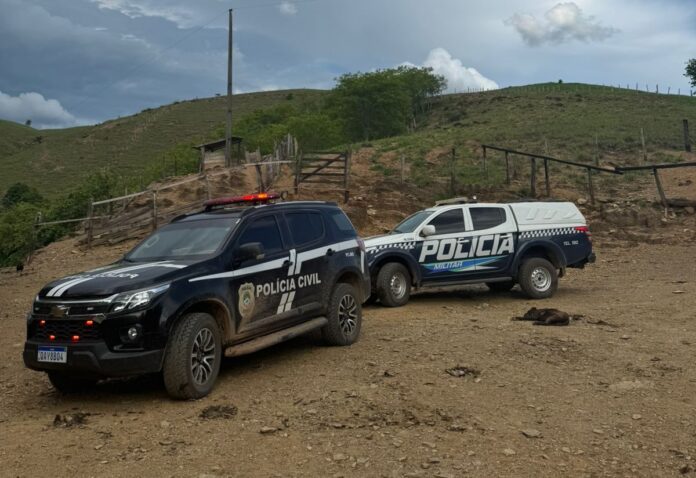 Polícia Civil prende homem em flagrante e apreende duas armas Polícia Civil prende homem em flagrante e apreende duas armas de fogo em Bodoquena