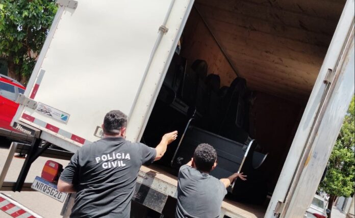 Polícia Civil realiza destruição de máquinas caça-níqueis Polícia Civil realiza destruição de máquinas caça-níqueis