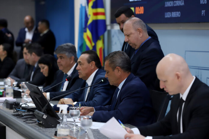 Presidente Carlão destaca aprovação do Refis com descontos em juros Presidente Carlão destaca aprovação do Refis com descontos em juros e multas para contribuintes em atraso