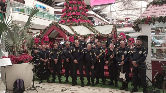 Cantatas natalinas encantam público em apresentações no Shopping e contam Cantatas natalinas encantam público em apresentações no Shopping e contam histórias sobre esse período
