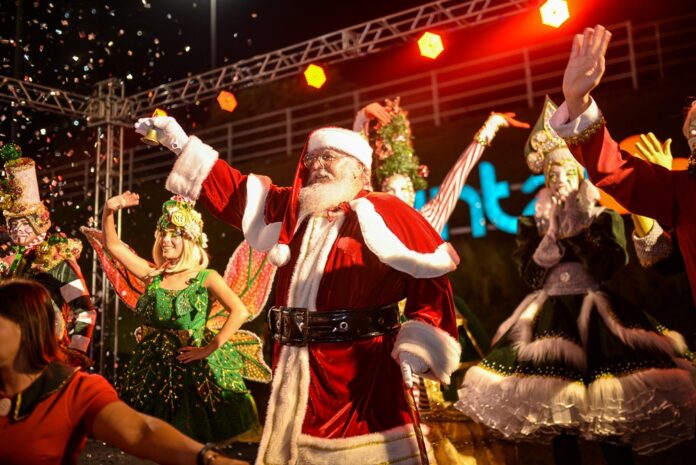 Com ursos confeiteiros e mais de 32 mil luzes, Shopping Com ursos confeiteiros e mais de 32 mil luzes, Shopping traz a magia do Natal para Campo Grande nesta sexta-feira (08)