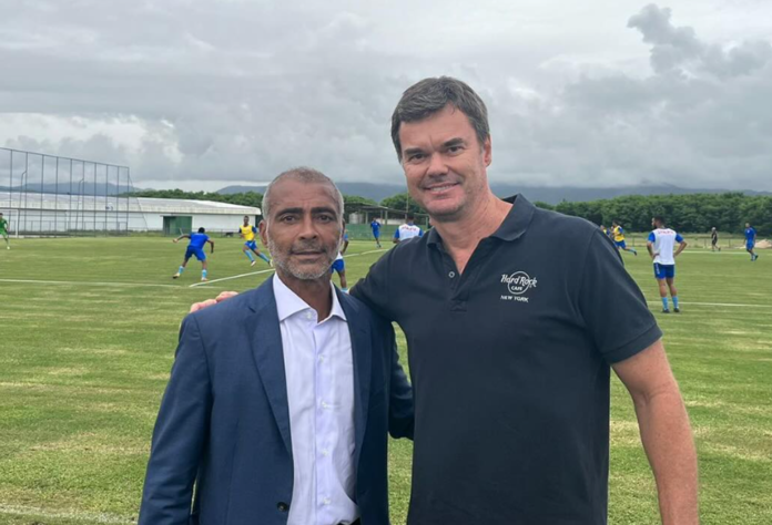 Comercial deve eleger hoje novo presidente para os próximos 4 Comercial deve eleger hoje novo presidente para os próximos 4 anos