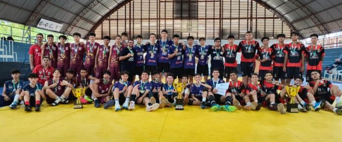 Definido os campeões da temporada do Estadual de Voleibol Sub-15 Definido os campeões da temporada do Estadual de Voleibol Sub-15