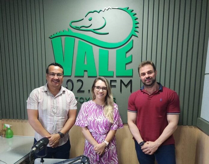 Delegacia de Atendimento à Mulher de Coxim participa de programa Delegacia de Atendimento à Mulher de Coxim participa de programa na rádio