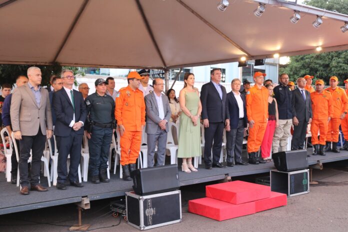 Delegado-Geral participa de cerimônia de formatura de 168 novos soldados Delegado-Geral participa de cerimônia de formatura de 168 novos soldados do Corpo de Bombeiros