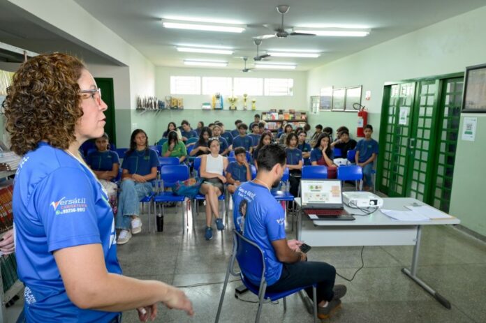 Estudantes de Bonito e Jardim se formam como ‘Agentes AGEMS Estudantes de Bonito e Jardim se formam como ‘Agentes AGEMS em Ação’ em saneamento e sustentabilidade