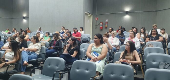 Frutas e comidas típicas regionais reforçam necessidade de alimentação saudável Frutas e comidas típicas regionais reforçam necessidade de alimentação saudável na saúde preventiva