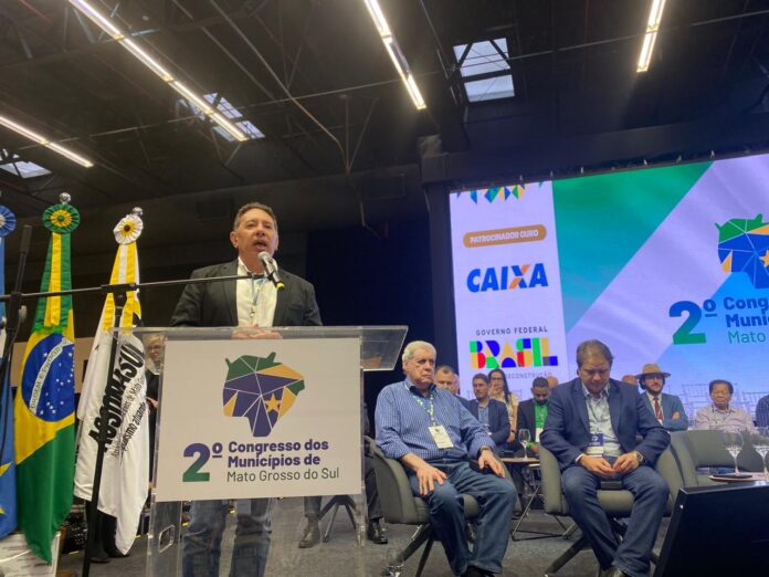 Gerson destaca municipalismo e parceria da ALEMS durante 2º Congresso Gerson destaca municipalismo e parceria da ALEMS durante 2º Congresso de Municípios de MS
