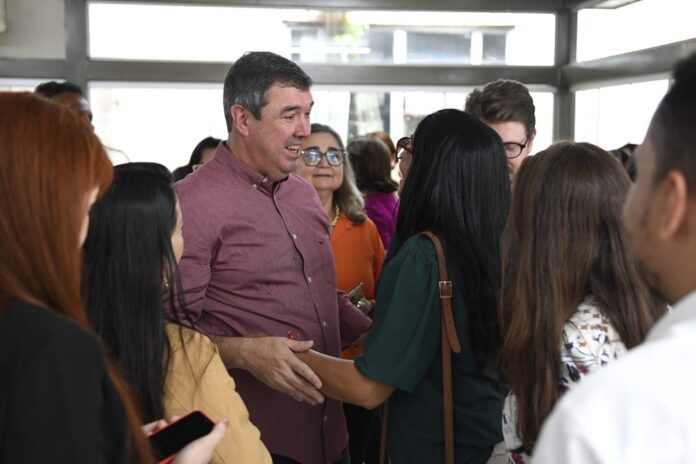 Governo de MS reajusta salário das carreiras de assistência, cidadania Governo de MS reajusta salário das carreiras de assistência, cidadania e defesa do consumidor