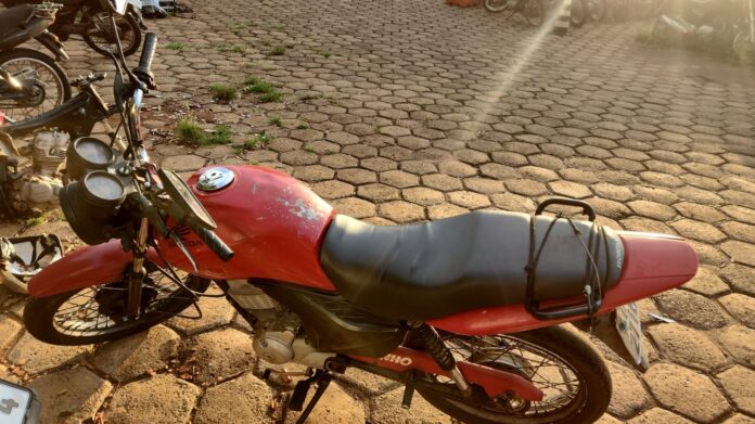 POLÍCIA CIVIL RECUPERA, NA CAPITAL, MOTOCICLETA FURTADA EM SÃO GABRIEL POLÍCIA CIVIL RECUPERA, NA CAPITAL, MOTOCICLETA FURTADA EM SÃO GABRIEL DO OESTE E IDENTIFICA AUTOR.