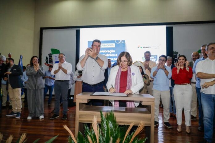 Parceria garante investimentos às comunidades indígenas e ampliação da rede Parceria garante investimentos às comunidades indígenas e ampliação da rede de proteção às mulheres