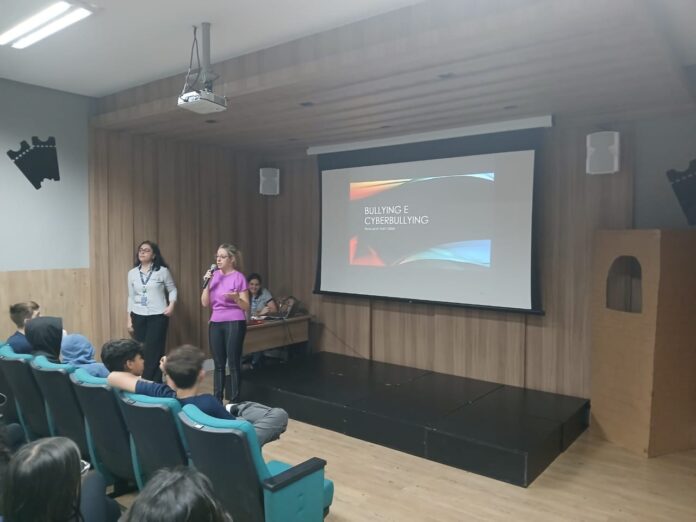Polícia Civil palestra em escola de Campo Grande sobre Bullyng Polícia Civil palestra em escola de Campo Grande sobre Bullyng e Cyberbullying