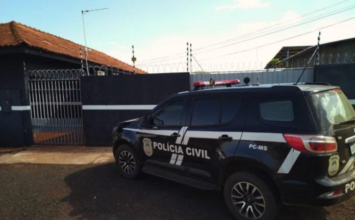 Polícia Civil prende dois envolvidos em homicídio em Antônio João Polícia Civil prende dois envolvidos em homicídio em Antônio João e descobre veículo roubado