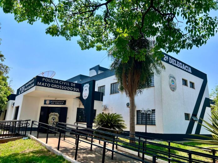 Polícia Civil prende suspeitos de desviar mais de R$ 4 Polícia Civil prende suspeitos de desviar mais de R$ 4 milhões da empresa em que trabalhavam