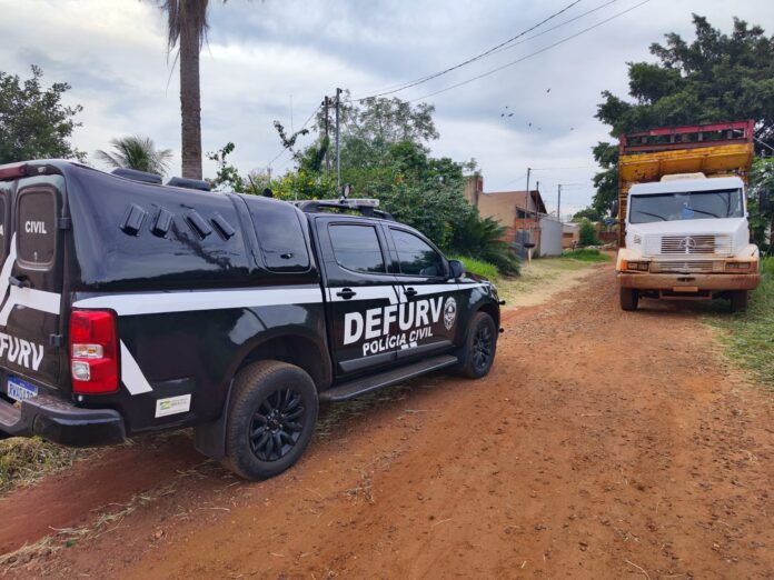 Polícia Civil recupera caminhão apropriado ilegalmente por funcionário de uma Polícia Civil recupera caminhão apropriado ilegalmente por funcionário de uma empresa de frete