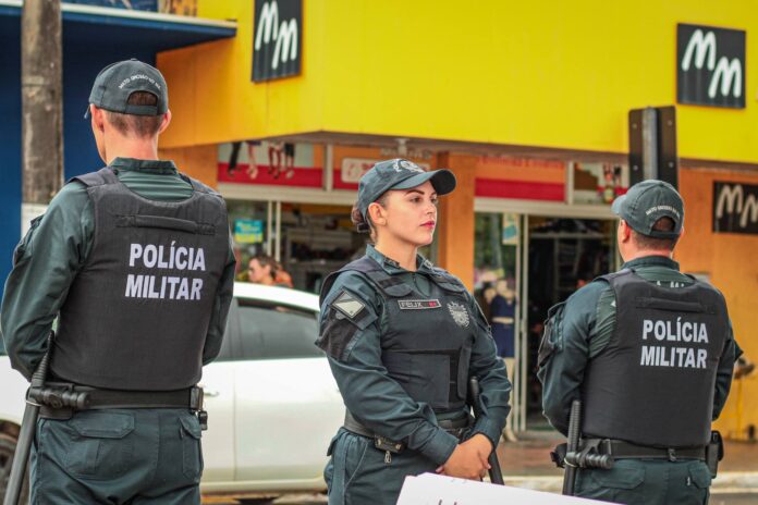 Alunos Soldados do 38º CFSd reforçam policiamento na área central de Jardim