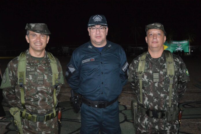 Comandante do 5º BPM prestigia solenidade de passagem de comando Comandante do 5º BPM prestigia solenidade de passagem de comando do 47º Batalhão de Infantaria em Coxim