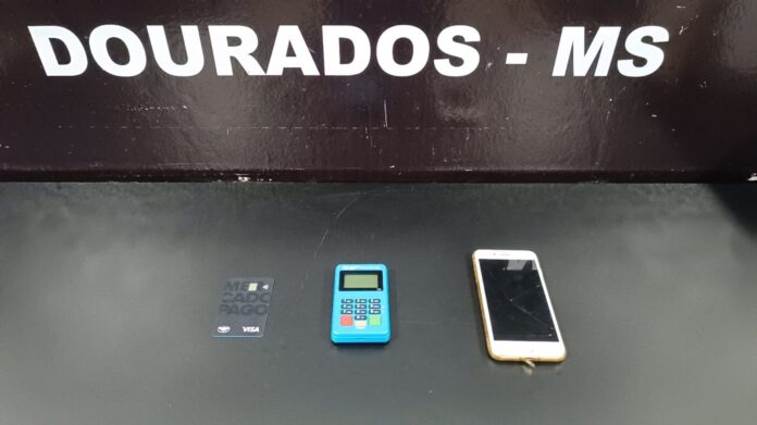 Polícia Civil prende funcionária de loja de chocolates em Dourados por furto mediante abuso de confiança