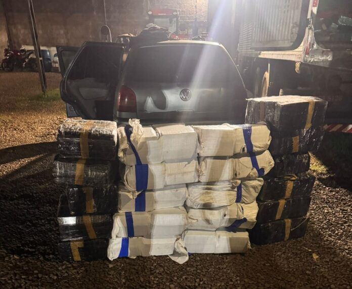 Polícia Civil prende homem com 500 kg de maconha em Polícia Civil prende homem com 500 kg de maconha em Maracaju