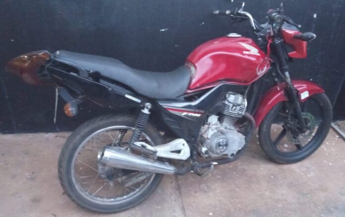 Polícia Militar em Três Lagoas apreende veículo adulterado e prende Polícia Militar em Três Lagoas apreende veículo adulterado e prende 2 autores de adulteração de sinal identificador de veículo automotor