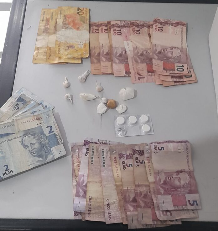 Polícia Militar em Três Lagoas realiza a prisão de casal Polícia Militar em Três Lagoas realiza a prisão de casal por tráfico de drogas