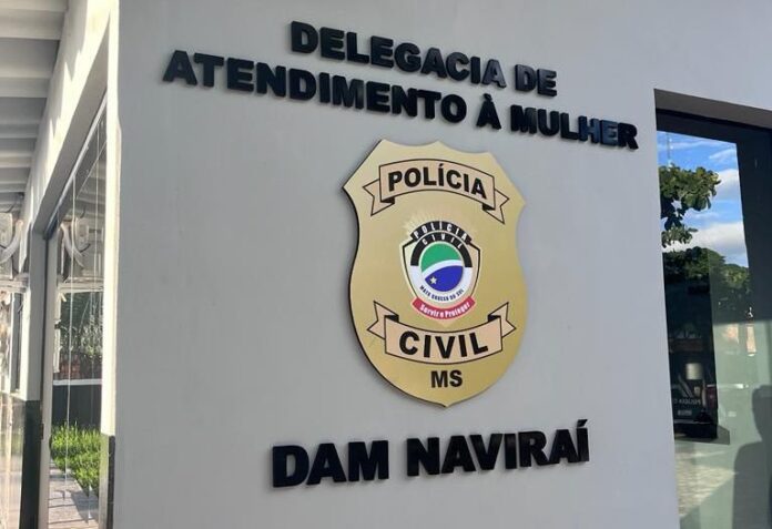 Polícias Civil e Militar realizam prisão em flagrante de autor Polícias Civil e Militar realizam prisão em flagrante de autor de violência doméstica em Naviraí
