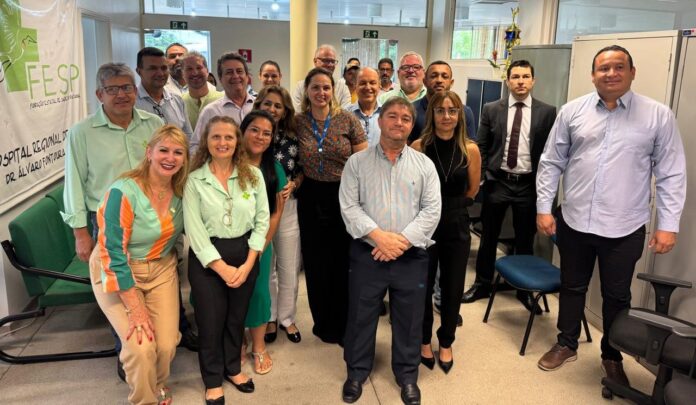 SES apresenta plano de regionalização em visita ao Hospital Regional SES apresenta plano de regionalização em visita ao Hospital Regional de Coxim