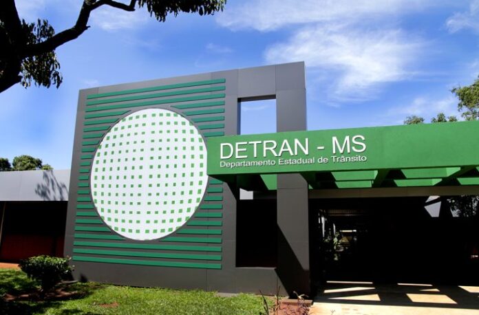 Serviços digitais do Detran-MS ficam disponíveis 24 horas nos recessos Serviços digitais do Detran-MS ficam disponíveis 24 horas nos recessos de Natal e Ano Novo