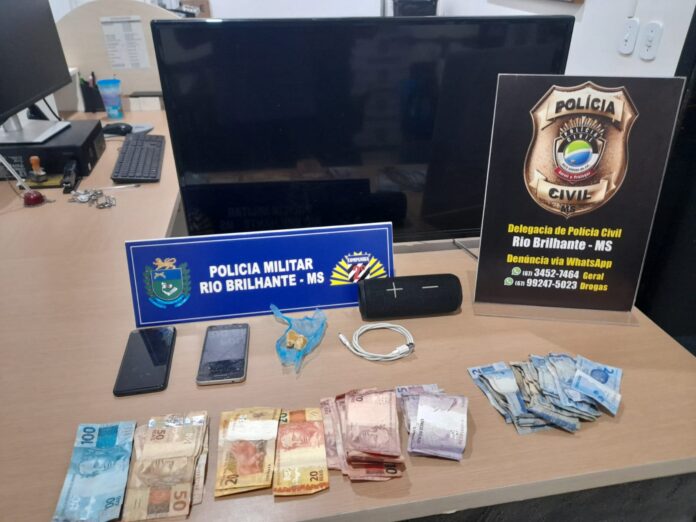 Ação Conjunta das policias em Rio Brilhante fecha de boca Ação Conjunta das policias em Rio Brilhante fecha de boca de fumo, recupera objeto furtado e prende 3 pessoas por tráfico de drogas