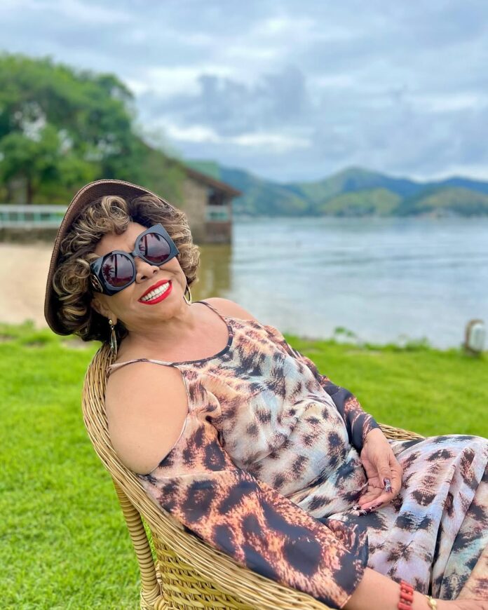 Alcione abre álbum de férias em Angra dos Reis: "Sou Alcione curte dias de descanso Fotos: Reprodução/Instagram - @carlosmarao