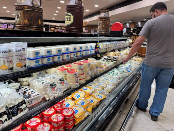 Brasileiros consomem por ano 5,8 kg de queijo  Brasileiros consomem por ano 5,8 kg de queijo