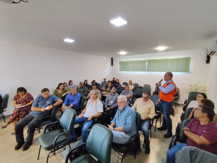 Encontro discute revisão do plano de manejo do Parque Estadual do Rio Negro