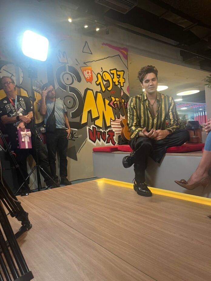 Luan Santana recebe Carolina Ferraz no seu escritório em Alphaville PHOTO 2024 11 22 18 01 35 EGOBrazil