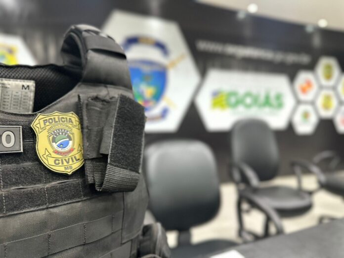 Operação contra grupo de estelionatários iniciada em Goiás cumpre mandados Operação contra grupo de estelionatários iniciada em Goiás cumpre mandados em Dourados