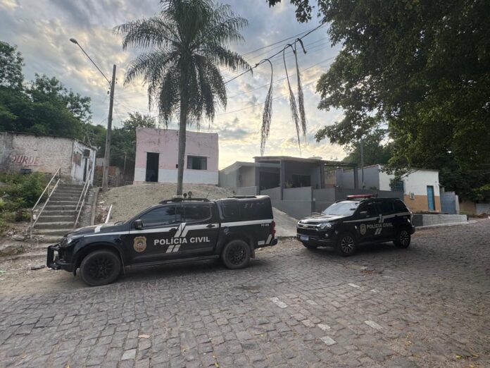 Polícia Civil prende dois autores de homicídio ocorrido em Corumbá Polícia Civil prende dois autores de homicídio ocorrido em Corumbá