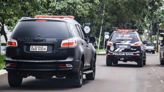 Polícia Civil prende funcionário suspeito de furto a mercadorias avaliadas Polícia Civil prende funcionário suspeito de furto a mercadorias avaliadas em R$ 15.000,00 de restaurante em Campo Grande