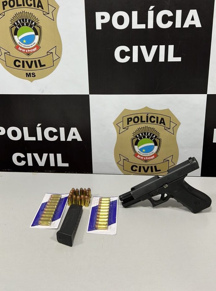 Polícia Civil prende homem em flagrante por posse ilegal de Polícia Civil prende homem em flagrante por posse ilegal de arma de fogo, lesão corporal e injúria em Naviraí