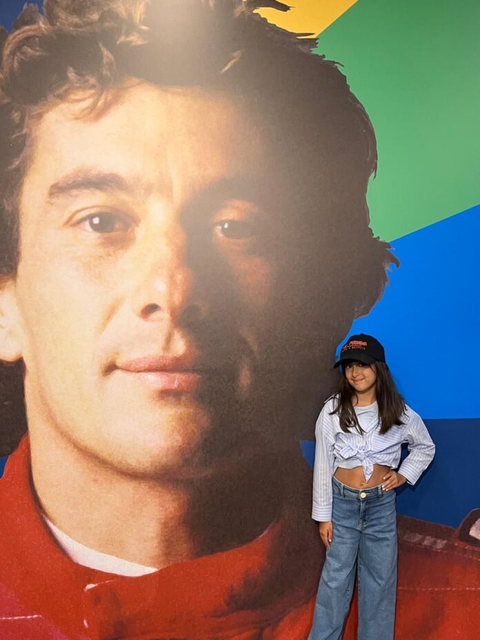 Sophia Turini visita a exposição “Eu, Ayrton Senna da Silva” WhatsApp Image 2025 01 15 at 21.53.34 EGOBrazil