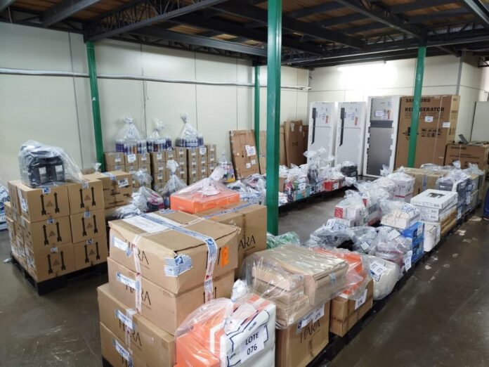 Leilão da Sefaz oferece 400 lotes com eletrônicos, vestuário e Leilão da Sefaz oferece 400 lotes com eletrônicos, vestuário e diversos itens a partir de R$ 200