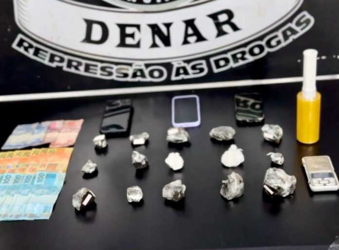 PCMS prende duas pessoas por tráfico e desativa centro de PCMS prende duas pessoas por tráfico e desativa centro de distribuição de drogas para biqueiras da Capital