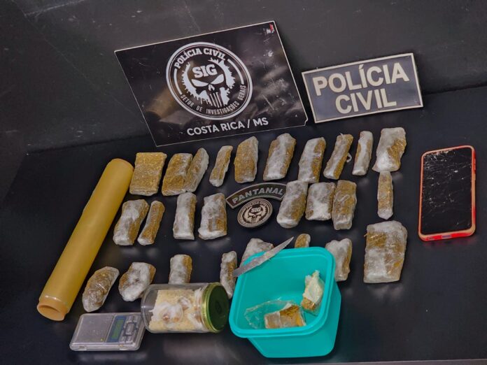 Polícia Civil prende dois indivíduos em flagrante por tráfico de drogas durante ação de repressão em Costa Rica