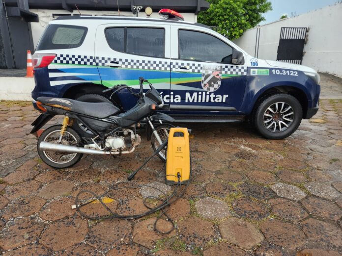 Polícia Militar recupera motocicleta furtada e prende suspeito por receptação Polícia Militar recupera motocicleta furtada e prende suspeito por receptação em Corumbá