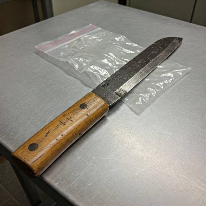 Policiais Militares do 6º BPM Detém Indivíduo Armado com Facão em Corumbá