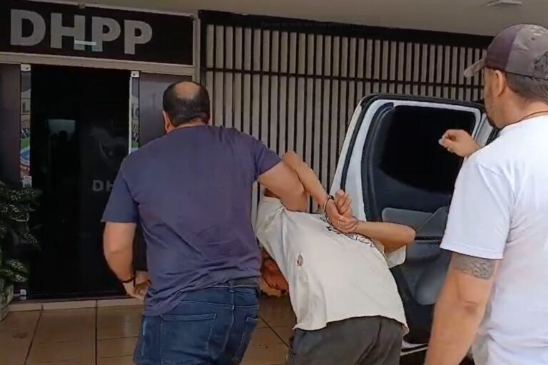 Homem é preso suspeito de matar e carbonizar mulher e criança em Campo Grande para não paga pensão Homem é preso suspeito de matar e carbonizar mulher e criança em Campo Grande para não paga pensão