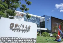 Bolsonaro recebe alta hospitalar e volta a cumprir pena na PF