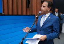 Assembleia Legislativa aprova Diploma de Ilustre Visitante a Flávio Bolsonaro