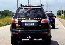 Ônibus com estrangeiros em situação irregular é interceptado em operação conjunta em Corumbá