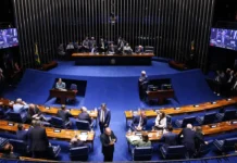 Alcolumbre trava tramitação da PEC do fim da 6×1 no Senado