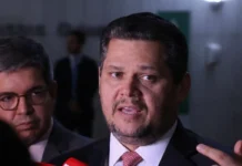 Alcolumbre mantém PEC 6×1 travada em semana esvaziada no Senado