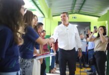 Riedel autoriza concurso com 2 mil vagas e reforça valorização dos professores em MS